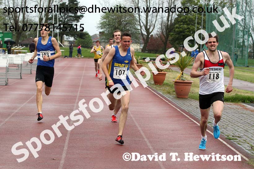 Finish of the Jimmy Hedley 800 metres, North Eastern Grand Prix, Monkton Stadium, Jarrow. Photo: David T. Hewitson/Sports for All Pics
